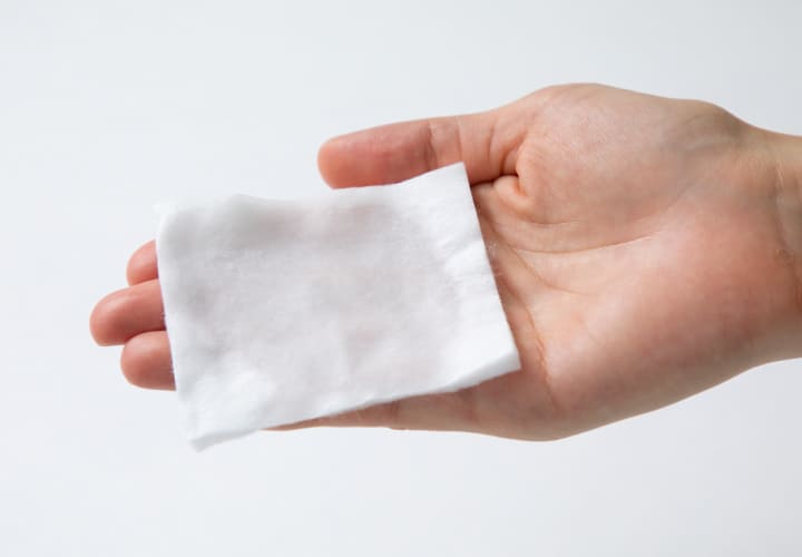サンシビオ H2Oをコットンにたっぷり含ませる