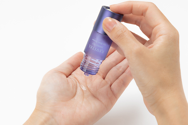 まぶたへ心地よくなじむリッチなテクスチャー