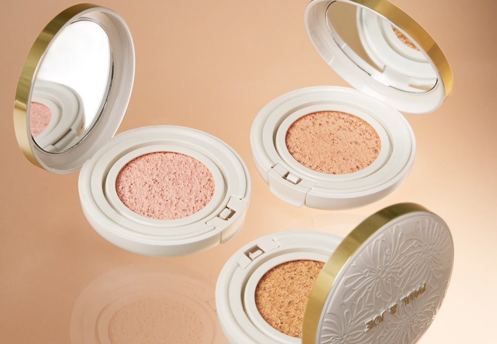 ひたっとうるおして、ツヤっと補整*1。ピュア肌*1UVカットクッション。