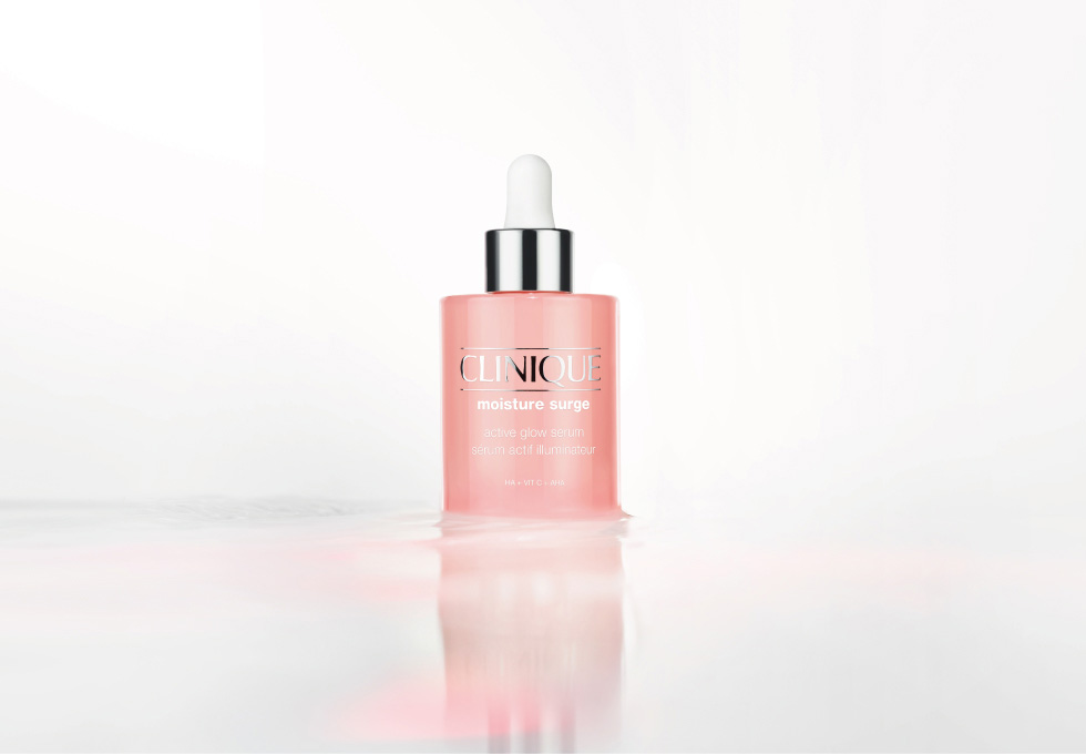 やわらげ、潤し、ツヤを出す。うるツヤ肌を目指す薬用保湿美容液。