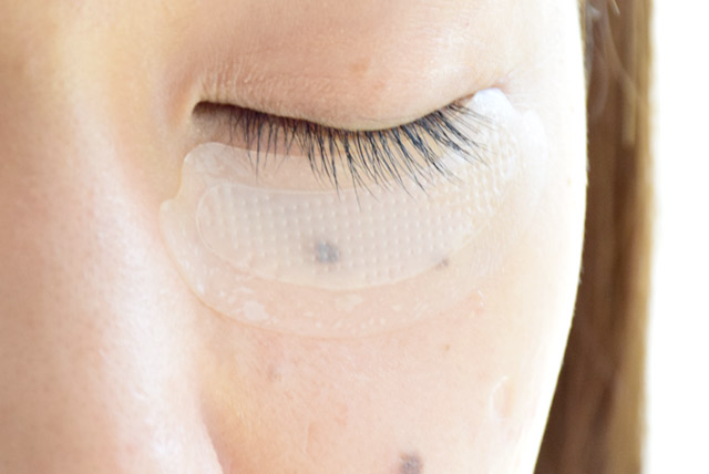 貼って寝るだけの簡単ケア