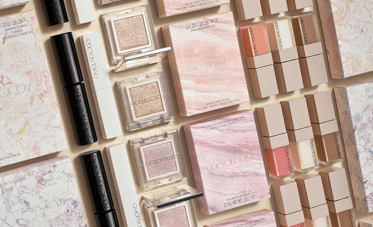 アディクション　アイ ＆ ブラッシュ パレット　“アンアースド ラスター”