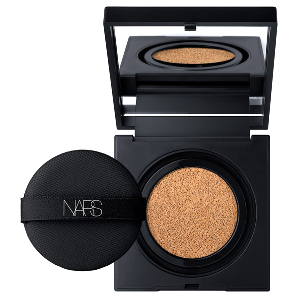 ⭐︎A14ページ⭐︎NARS クッションファンデ&パウダー　2点セット クッションファンデーションキット4／透明感あふれるピュア肌に