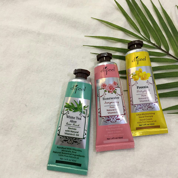 ホワイトティー&アロエ ナチュラル ハンドクリーム / Difeel(ハンド