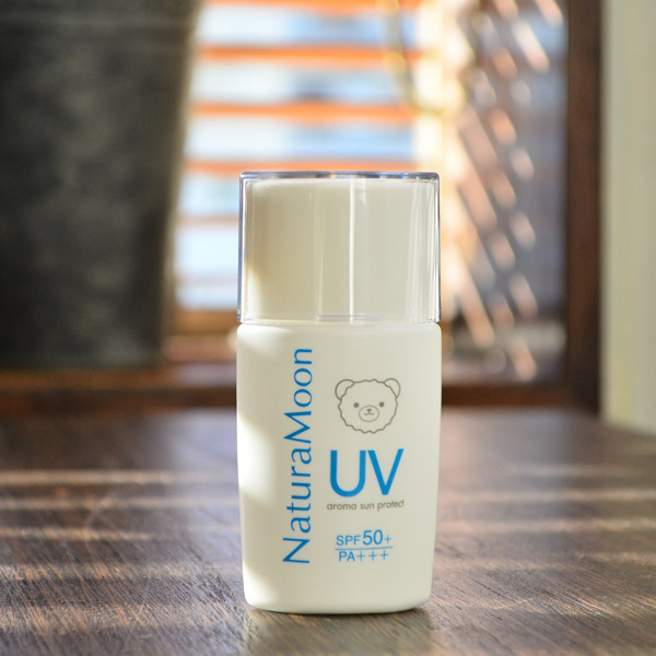 アロマサンプロテクトUV / Natura Moon (ナチュラムーン）(日焼け止め