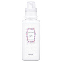 ファブリックソフナー ホワイトフローラル / 600ml