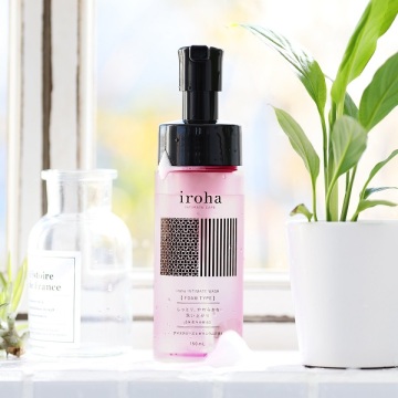 iroha INTIMATE WASH【FOAM TYPE】ダマスクローズとゼラニウムの香り 03