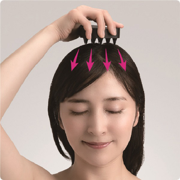 スカルプスウィープブラシ / AKAISHI(ヘッドマッサージブラシ