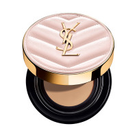 未使用YVES SAINT LAURENT タン ラディアント　タッチ