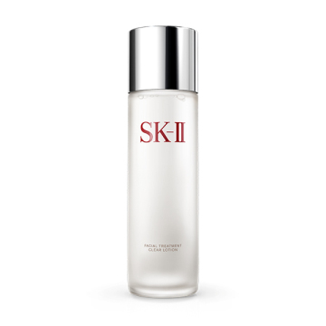 SK-IIベストセラーのふき取り化粧水で、お肌を整えましょう。