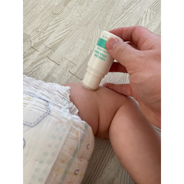 スティックタイプ保湿剤 ワセリンスティックバーム 04