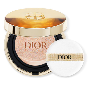 お土産にいただきました♪DIOR プレステージ ル クッション タン ドゥ ローズ DIOR（020）