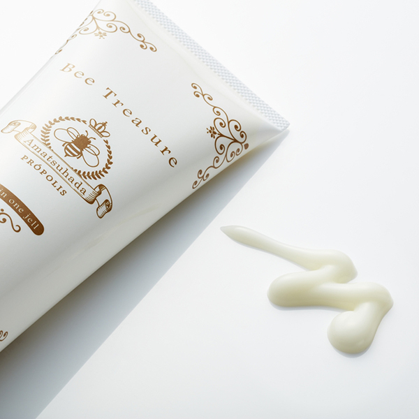 オールインワンジェル あまつはだ～天女肌～ / Bee Treasure