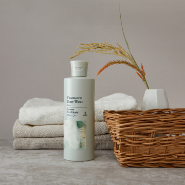 FRAGRANCE BODY WASH 02