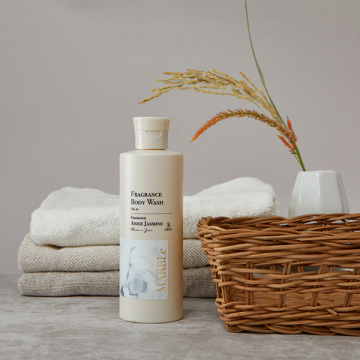 FRAGRANCE BODY WASH 02