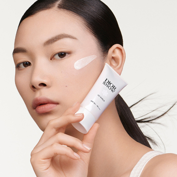 ディオール スノー UV シールド 50+ (SPF50+/PA++++)(日焼け止め乳液) 03