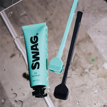 TONGUE CLEANER 04