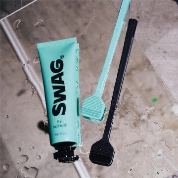 TONGUE CLEANER 04