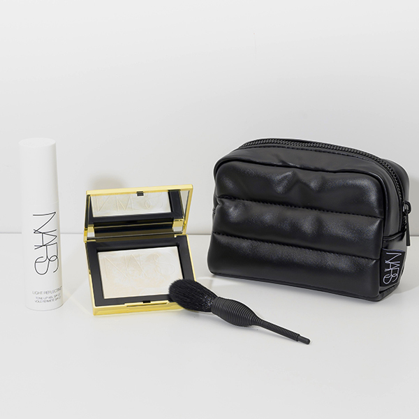 ゴールドダスト ライトリフレクティングセッティングパウダー