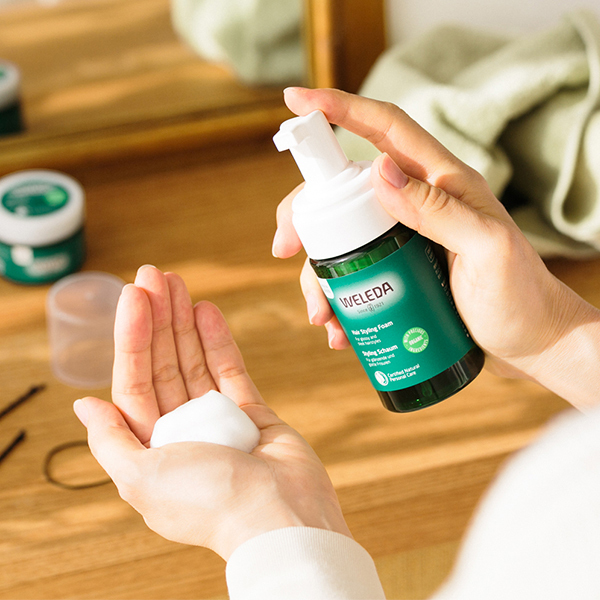 新品未使用品　エクレディアピーリングムース (80g) 370本　まとめ売り ヘアフォーム / ヴェレダ(ヘアスタイリングムース, シャンプー