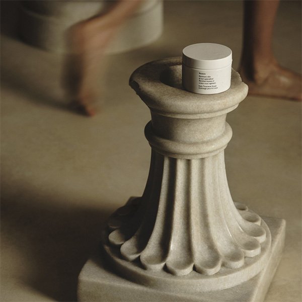 イルミネート ボディ トリートメント スクラブ / 200mL 1