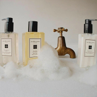 イングリッシュ ペアー&フリージア バス オイル / Jo Malone London