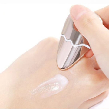 【2,100ポイントバック】【単品よりおトク限定セット】素敵なプレゼント&自分のご褒美美顔器付きセッコク蘭アイクリーム2個(1620円相当紫レイシ3枚特典つき) 03