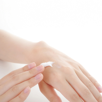 薬用ハンドプロテクト&ケアクリーム 02