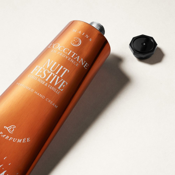 ニュイ フェスティブ パフュームド ハンドクリーム 02