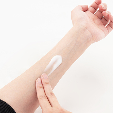 もちすべボディミルク NC 02