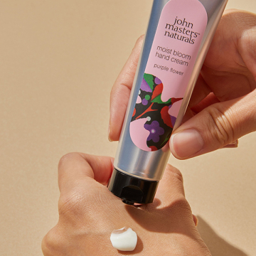 モイストブルーム ハンドクリーム(パープルフラワー) 04