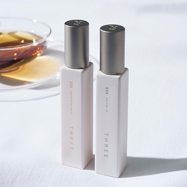 エッセンシャルセンツ R / THREE(香水, 香水・ヘアフレグランス)の通販