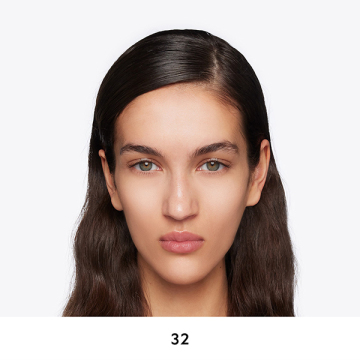 グッチ グロウ スキン ティント 04