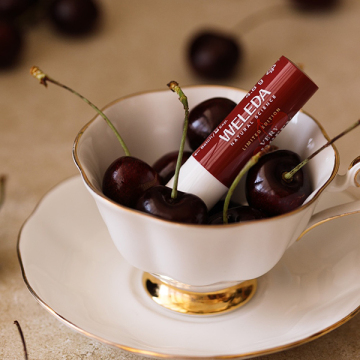 ベリーチェリー リップバーム 02