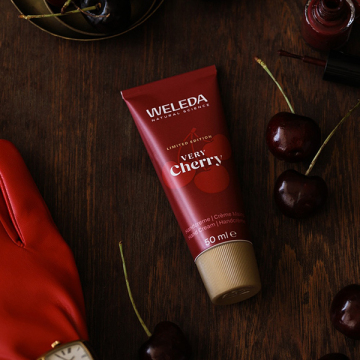 【入荷次第販売開始】ベリーチェリー ハンドクリーム 02