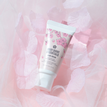 エッセンシャルズ ハンド クリーム 02