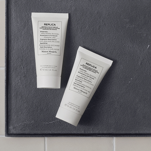 レプリカ ハンドクリーム レイジーサンデー モーニング(ギフトセット) / 50mL、1枚 / 本体 / フローラルムスク 1