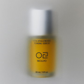 ビタミン・ヒアルロン酸 トーニングセラム 04