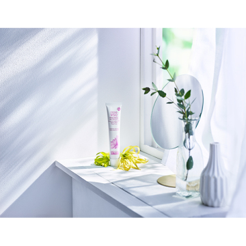 ナリッシングイランイランクリーム 04