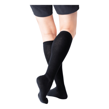 着圧メディカルハイソックス 02