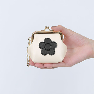 シンプルデイジーマーク2 ガマ口ポーチミニ 04