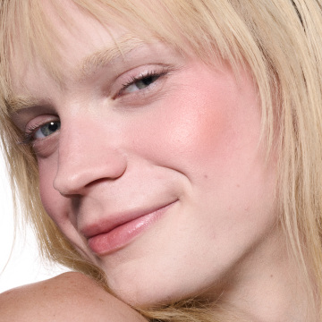 スキンフィニッシュ カラーストラック ブラッシュ 03