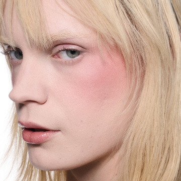 スキンフィニッシュ カラーストラック ブラッシュ 03