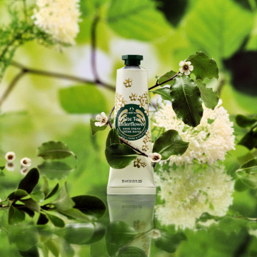 【入荷次第販売開始】ハンドクリーム ホワイトティー&エルダーフラワー 03