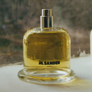 アース オードパルファム 03