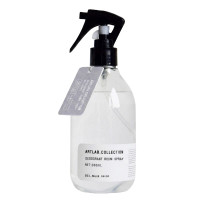 Deodorant Room Spray / 本体 / 280mL / ひと吹きで心地よい香りが空間いっぱいに広がります。 / Musk savon