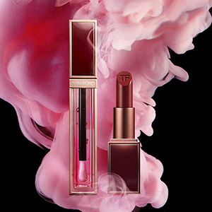 ローズ リップ オイル ティント TOM FORDの新作フレグランス「ローズ エクスポーズド」から、限定カラーコレクションが登場