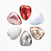 さっと梳かすだけで「ほぐし」と「みがき」を同時に叶えて、毛先までツヤメイク。